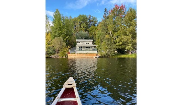 Lac Lola Waterfront Cottage 45 min from Ottawa