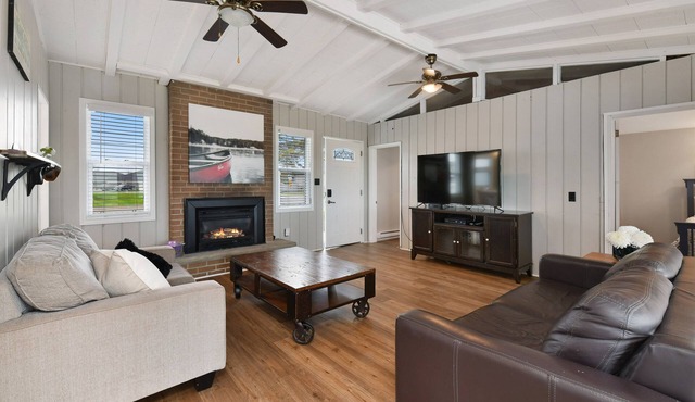 Lake Daze, Lake Erie Cottage