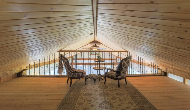 Lake Erie Manor-5800 sq. ft. with SwimSpa-short drive to the beach,
