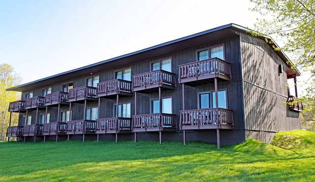Lake Fanny Hooe Resort - 2 bed with Balcony B