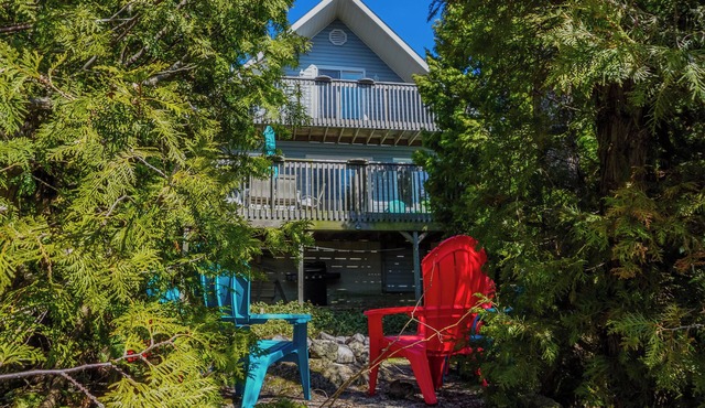 Lake Huron Water view - 5 Minutes to Downtown Tobermory