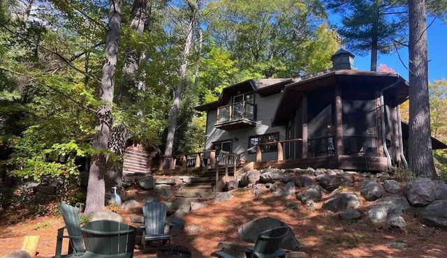 Lake Joe: Family Cottage + Cabin