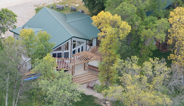 Lake Manitoba Narrows - Lovely Lakefront Cottage