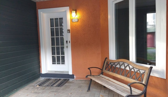 Lake Memphremagog Walk To Lake & by Mt. Orford 4 less than weekly rentals!