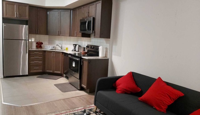 Lake View Condo Apt 5 min to Beach