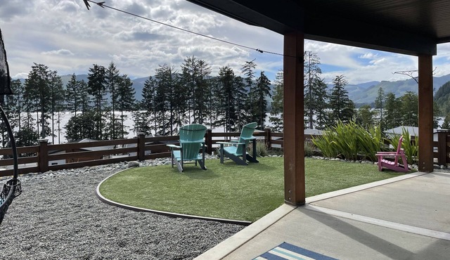 Lake view home in resort community. Beach, pool and more!