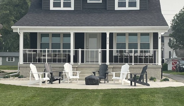 Lake View Port Clinton Home- Minutes to The Jet Express