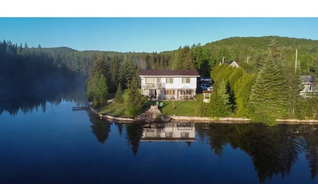 Lakefront Cottage: Family friendly, Remote work friendly, 30 nights min stay