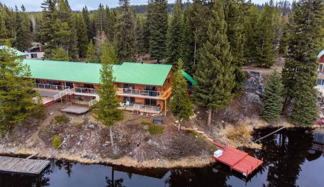 Lakefront Cottage near Big White and Kelowna