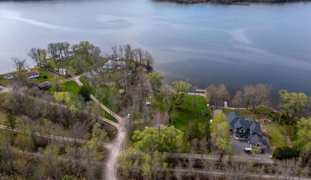 Lakefront Cottage-Rice Lake