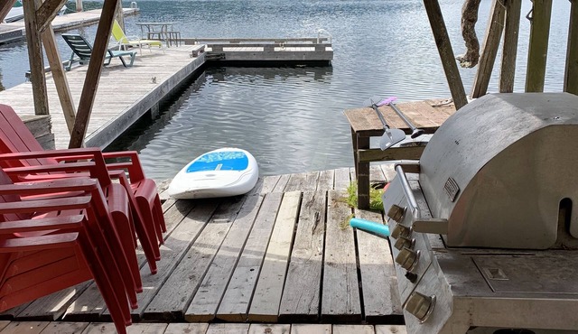 Lakefront retreat in sunny Youbou BC