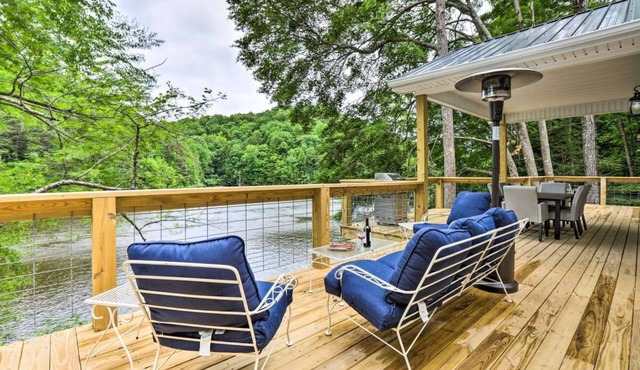 Lakefront Treehouse w/Dock · 2 King Suites · Sleeps 12