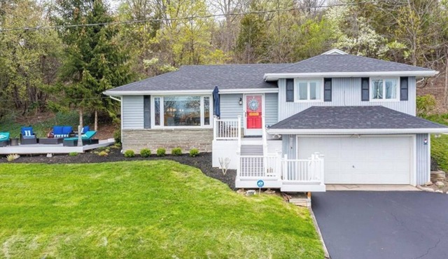 Lakefront Vibes & Wine Country 3BR Near Downtown, CMAC Canandaigua Lake Overlook