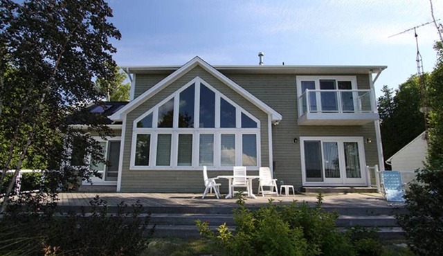 Lakehouse in Beautiful Oliphant-Spectacular Views!