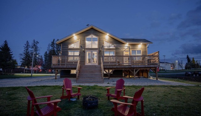 LAKEHOUSE RETREAT