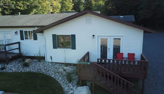Lakelure Cottages - Walleye