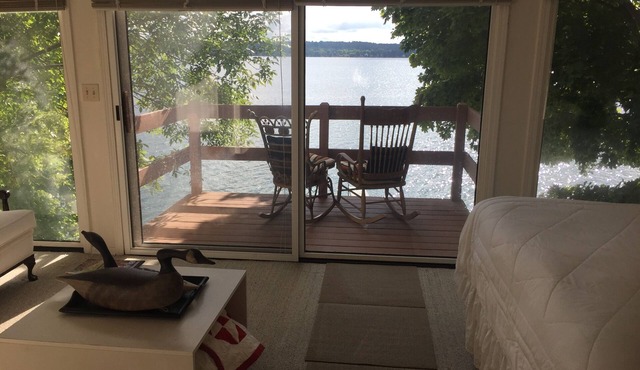Lakeside fling! Same day bookings accepted with a VRBO reservation. Terms apply
