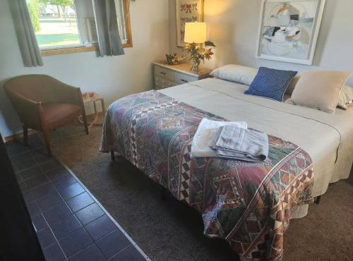 Lakeside Village Park Motel