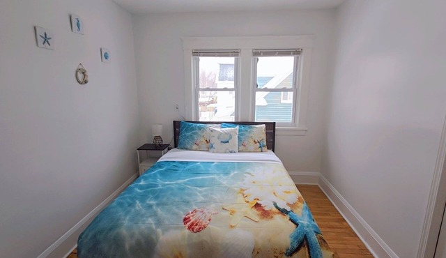 Lakewood Bluepearl Beachy Apartment
