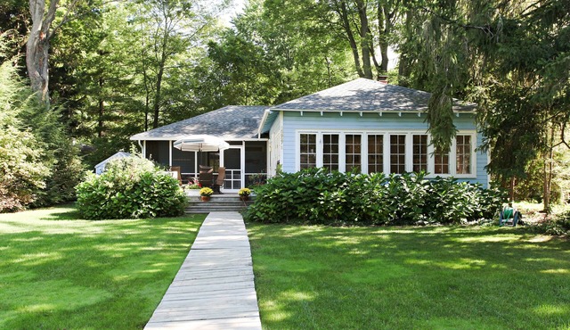 Lantern Cottage - Great Family Cottage Steps From Beautiful Beaches!