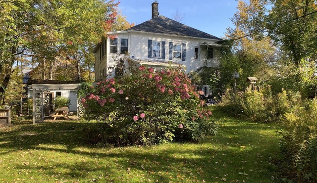 Large country house in the Eastern Townships,Québec, Canada
