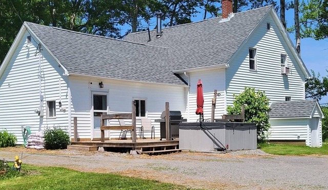 Large historic home w/fire pit & close access to Hwy#104