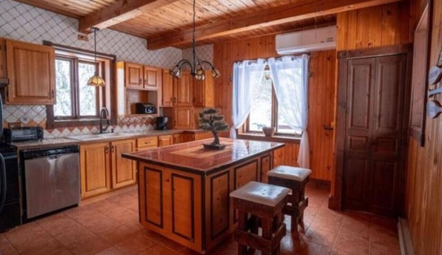 Le Bûcheron - Rustik cottage + private SPA & Lake in Saint-Adolphe-d'Howard