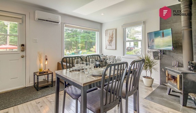 ⭐ Le Phare de Chalet Memphré 🕯 Southière Beach in Magog ⭐