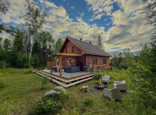 Le Saïra Spa, billiards, sauna, AC, St-Donat