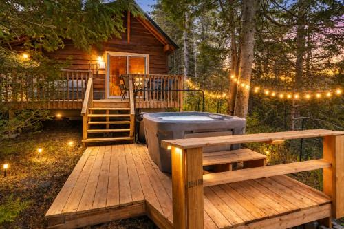 Le Toujours Heureux avec SPA, waterfront, and dock