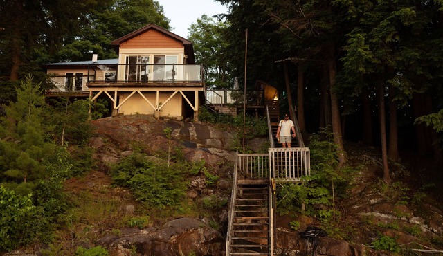 Lennys Lakehouse in Muskoka.n20 minutes to Port Carling or Bracebridge!