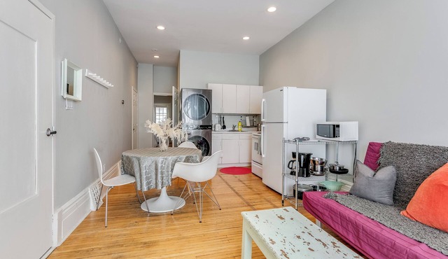 Light Filled Little Italy Suite w/Private Garden