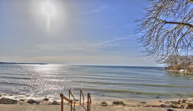 LIGHTHOUSE LANDING COTTAGE RENTAL IN DUNNVILLE, ONTARIO