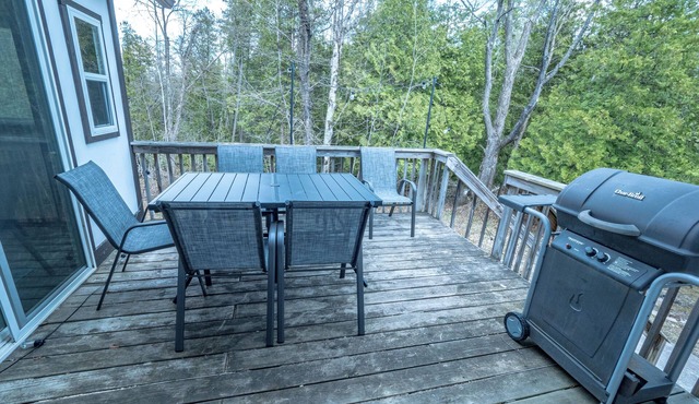Little Traverse Family Lakehouse Minutes from Sleeping Bear Lakeshore