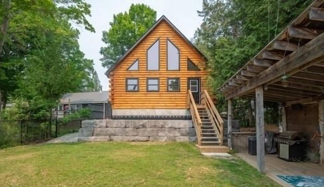 Log Cabin Riverbend Retreat- Waterfront-Family Fun