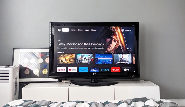 [LONG-TERM] Stunning room near Skytrain, park. Remote worker dream. Netflix/HDTV