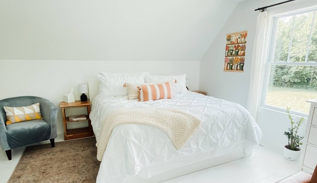 Lovely 1 BR Loft w/King 4 miles from BGSU