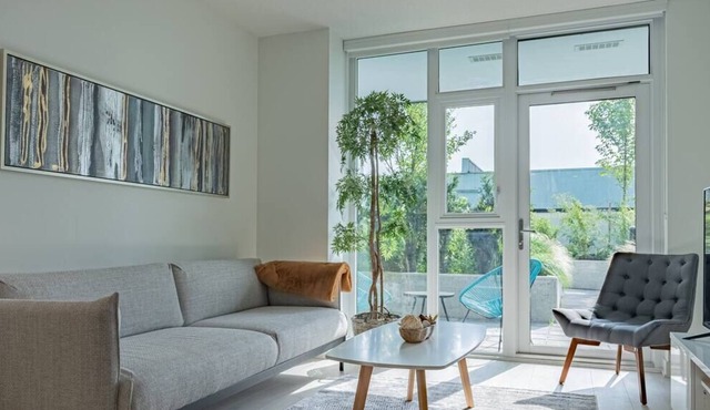 Lovely 2 Bedroom Unit + Large Patio + EV Charging