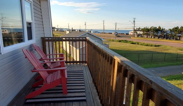 Lovers Loft, ocean view and beach access