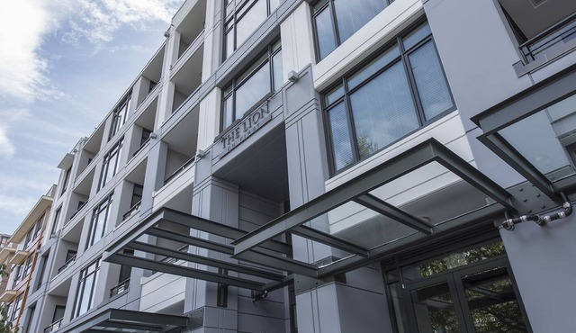Lower Lonsdale Executive 2Bedroom