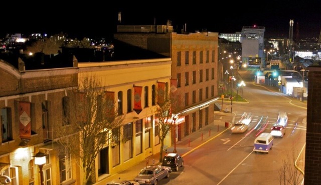 Lux Central Victoria Apartment
