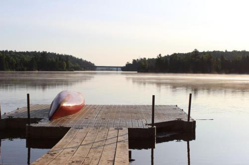 Lux waterfront all inclusive on Ottawa River