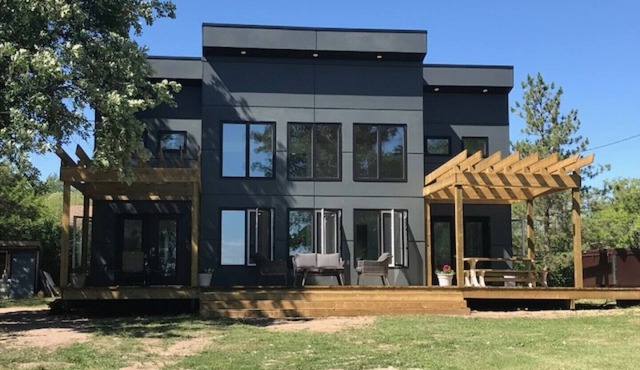 Luxurious modern lakefront cottage in Grand Beach Manitoba