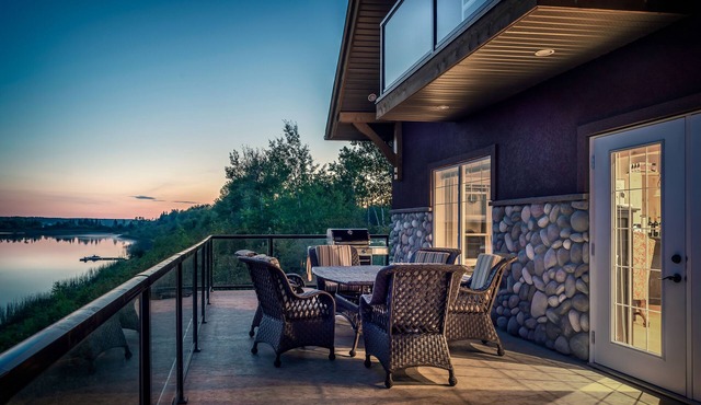 Luxury at the Lake