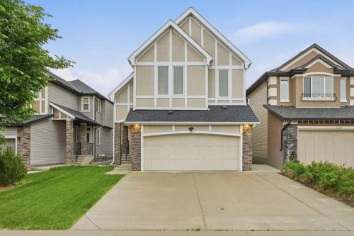 Luxury Cranston Home King Beds 77 TV BBQ