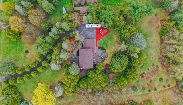 Luxury Estate Home getaway in Palgrave, Caledon.