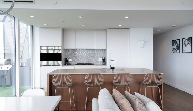 Luxury Heart of Downtown Sunset & Firepit Vibes