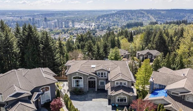 Luxury home with stunning view over 6000 sq.ft. 6 bedrooms, 4.5 bath, 1 den.