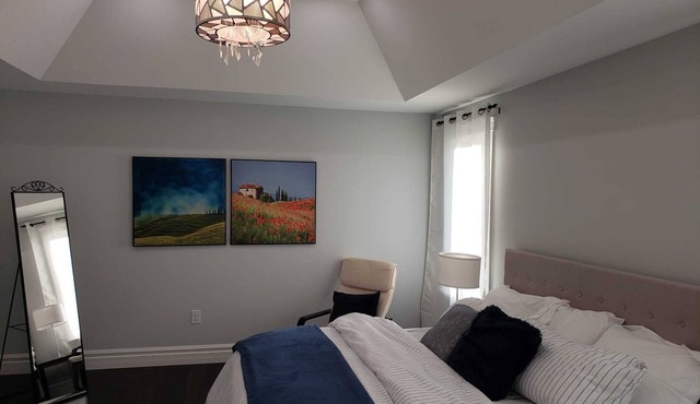 Luxury Living in a serene neighborhood, perfect for vacation & Corporate getaway