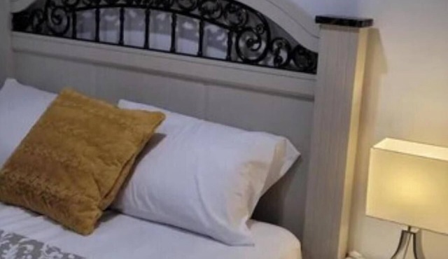 Luxury One Bedroom In A Modern Basement.